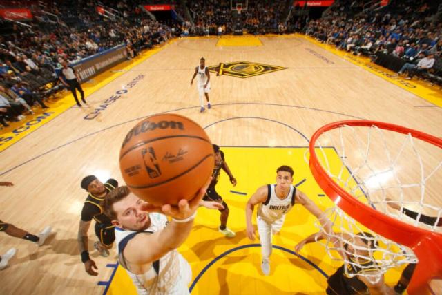 娱乐平台-勇士惨遭21分翻盘 关键时刻进攻萎靡要如何解决？