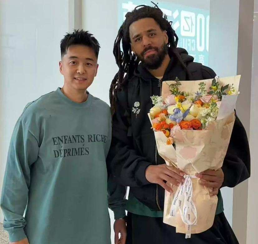 网页版登录入口地址-同曦不愧是网红大队!签说唱歌手J Cole,已跟队训练,历史第一档